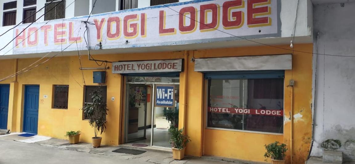 קג'ורהו Hotel Yogi Lodge מראה חיצוני תמונה