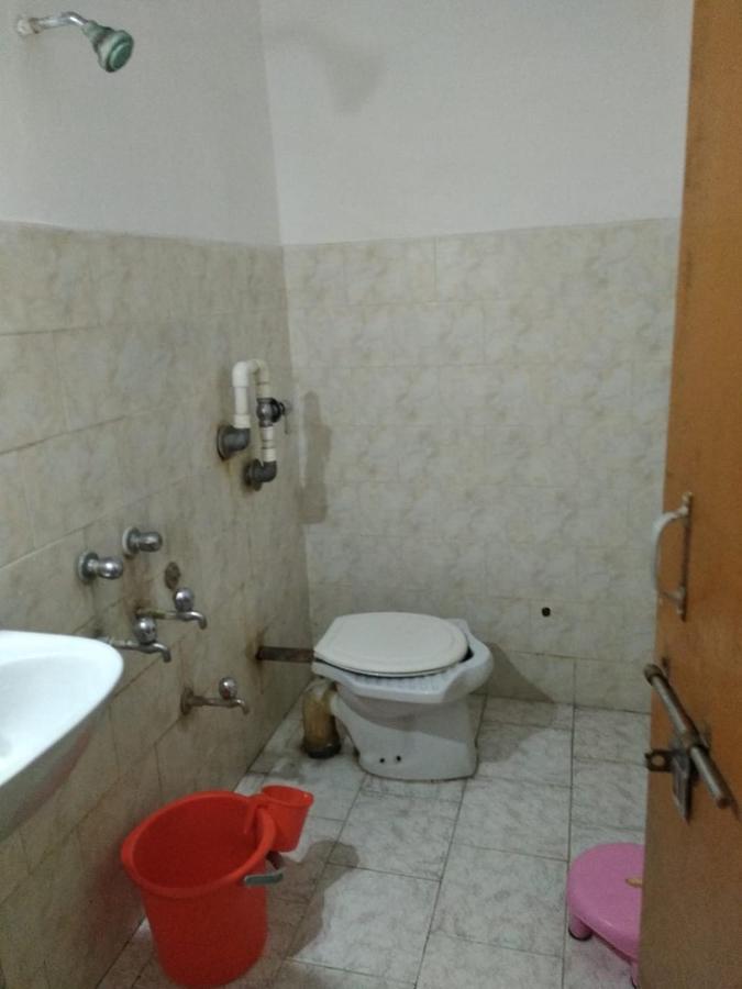 קג'ורהו Hotel Yogi Lodge מראה חיצוני תמונה
