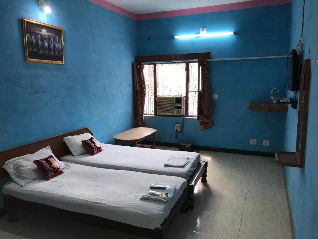 קג'ורהו Hotel Yogi Lodge מראה חיצוני תמונה