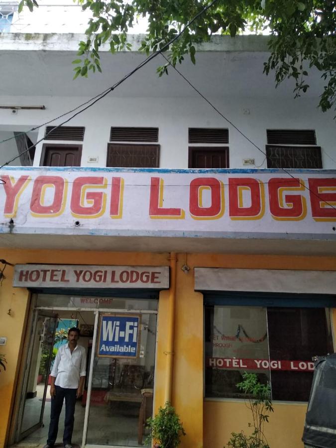קג'ורהו Hotel Yogi Lodge מראה חיצוני תמונה