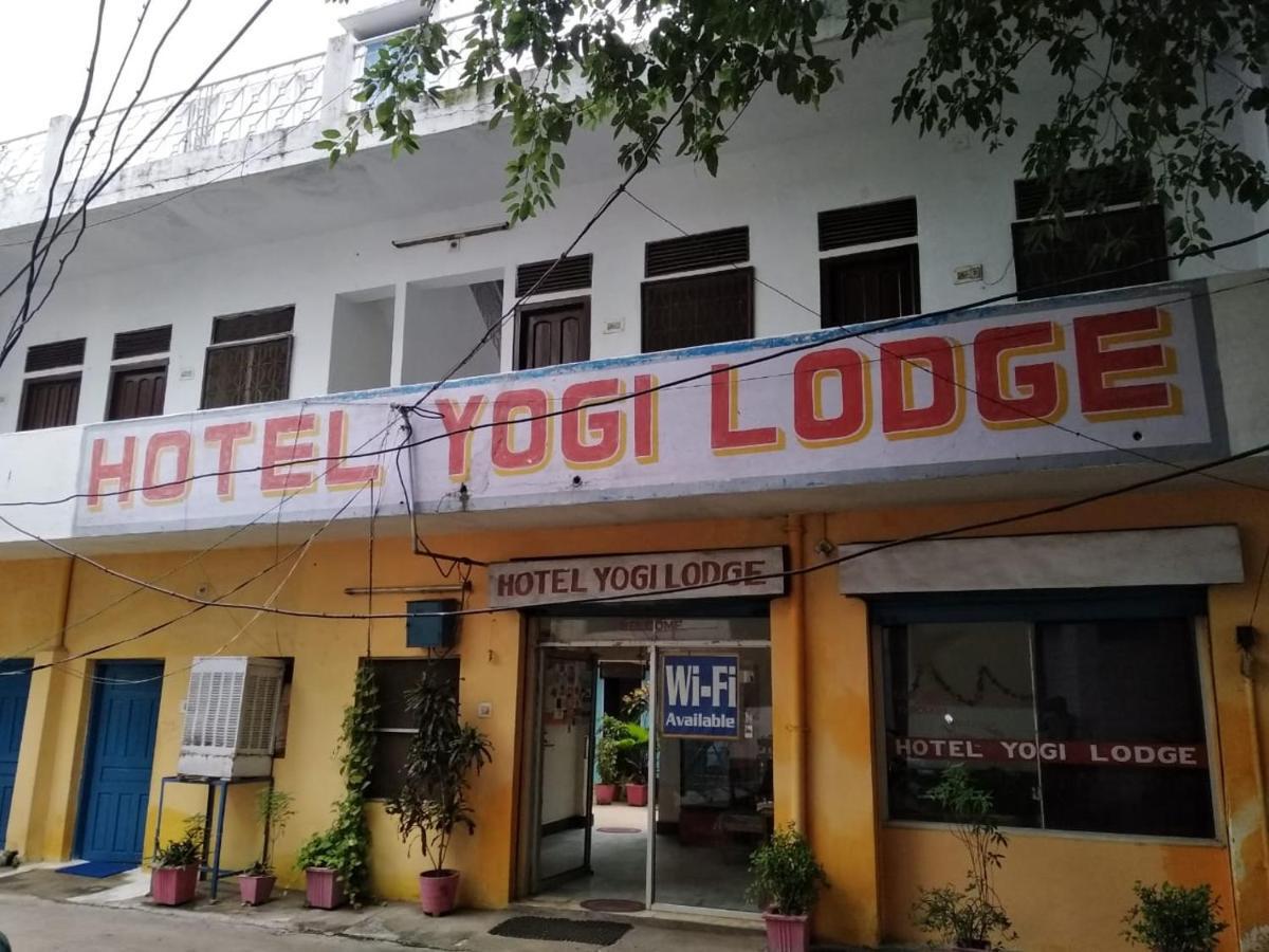 קג'ורהו Hotel Yogi Lodge מראה חיצוני תמונה